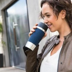 Emsa Isolier-Trinkbecher Mit Manschette Travel Mug In Braun -Mepal Shop Emsa Travel Mug Isolierbecher Blau Milieu neu 1 l