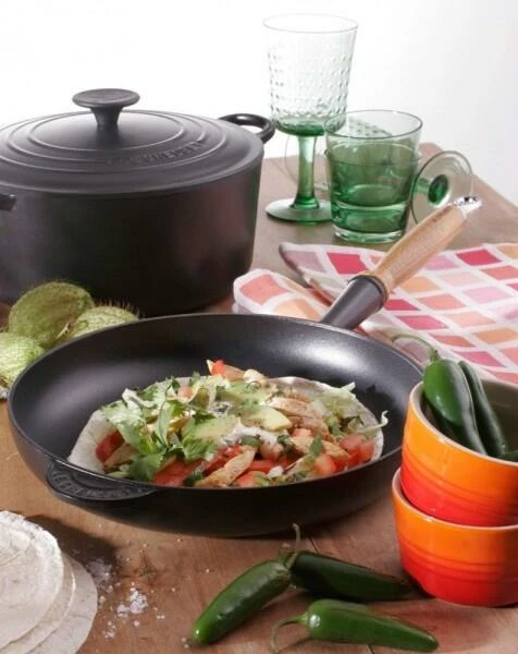 Le Creuset Bratpfanne Aus Gusseisen In Deep Teal 28 Cm 4 Le Creuset Bratpfanne Aus Gusseisen In Deep Teal 28 Cm – Bild 3