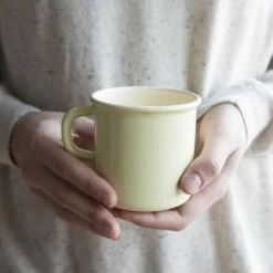 Riess Emaille Riess Becher Aus Emaille In Pastell-gelb -Mepal Shop RIESS AMBIENTE CLASSIC Pastell Fruehstueck 07 highres