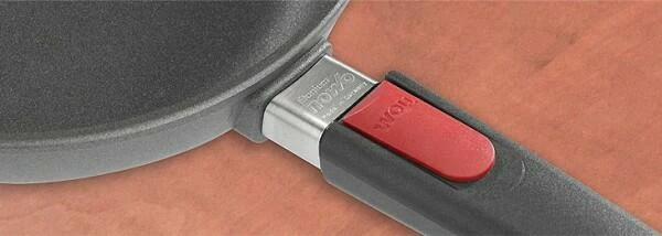 Woll Gusspfanne Titanium Nowo Eckig Mit Rillen 4 Woll Gusspfanne Titanium Nowo Eckig Mit Rillen – Bild 2